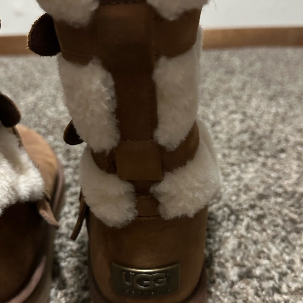 UGGS Women’s Size 8 - Picture 6 of 6